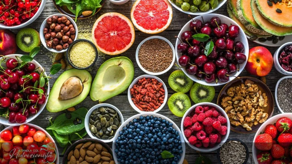 Superfood: Mito o Realtà? Una Guida Scientifica ai Cibi più Discussi